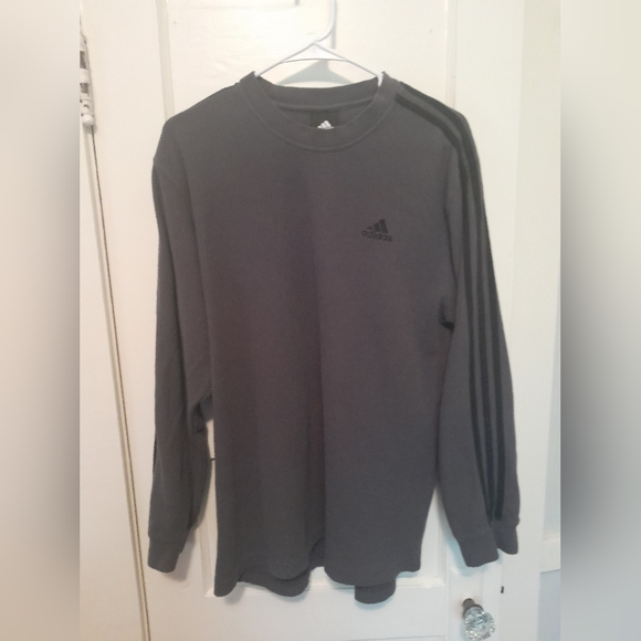 Adidas long sleeve thermal shirt, charcoal gray w/ black stripes..men's large - Picture 1 of 3